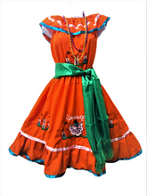 Cargar imagen en el visor de la galería, Trajes Tipicos Niñas
